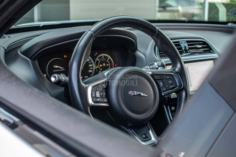Jaguar XE 2.0D R Sport AWD