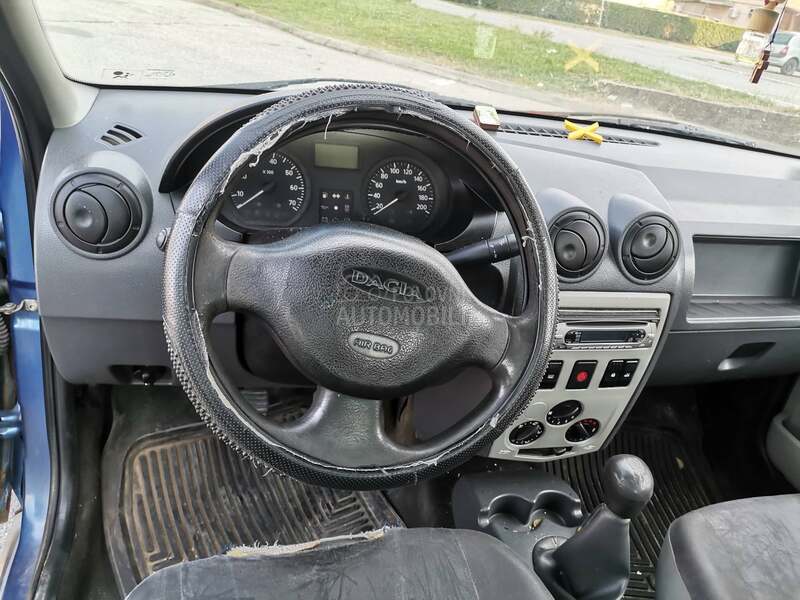 Dacia Logan 