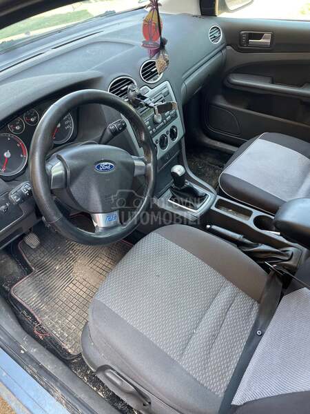 Ford Focus 1.8 tdci 2006. god. -  kompletan auto u delovima