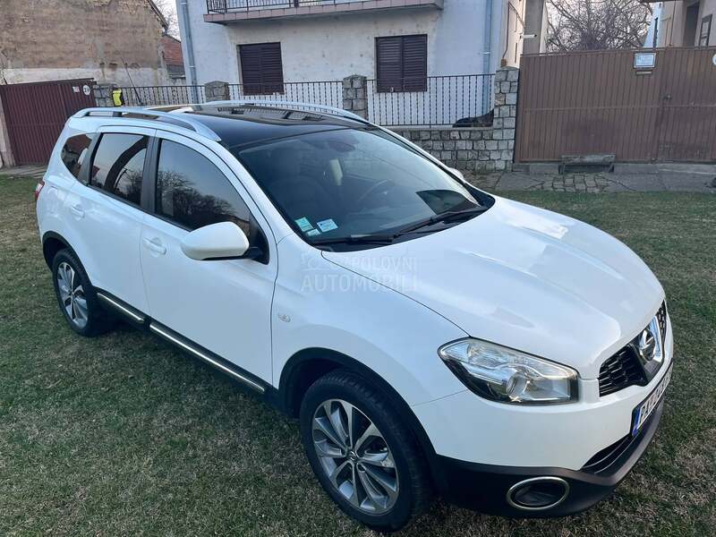 Nissan Qashqai + 2 