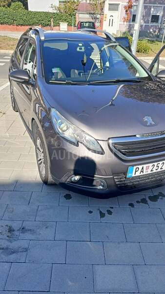 Peugeot 2008 1.2 B