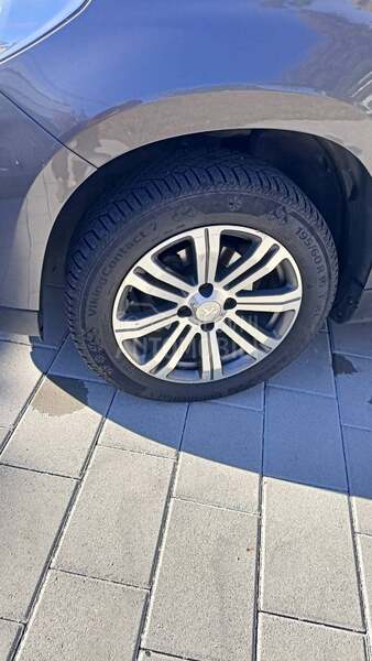 Peugeot 2008 1.2 B