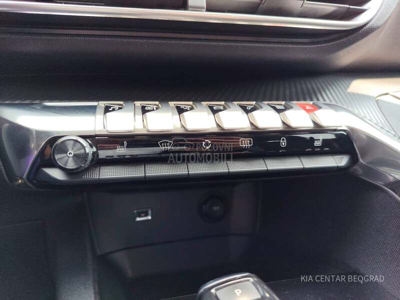 Peugeot 3008 1.2 A/T
