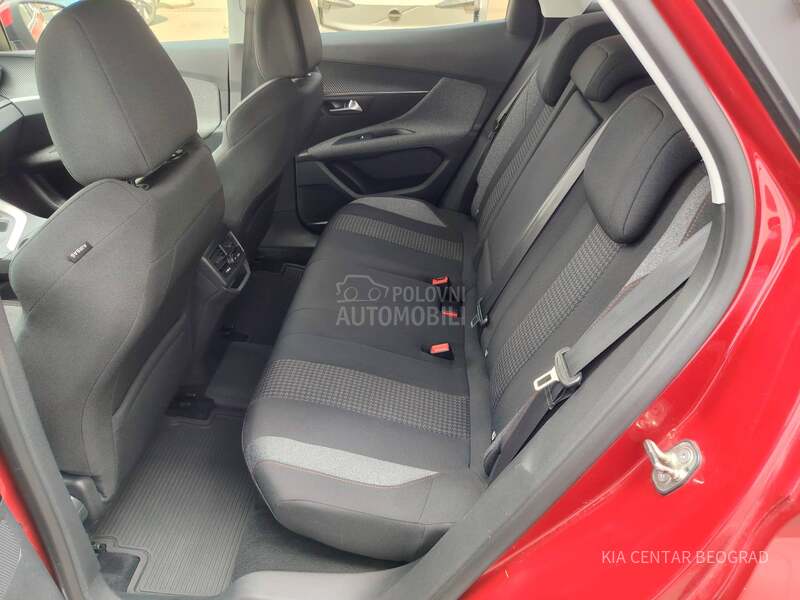 Peugeot 3008 1.2 A/T