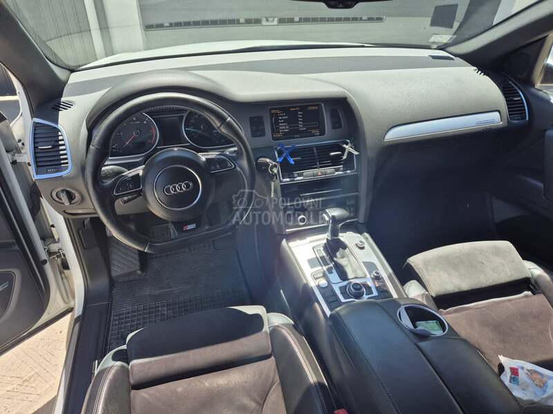 Audi Q7 S line
