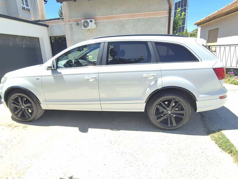Audi Q7 S line