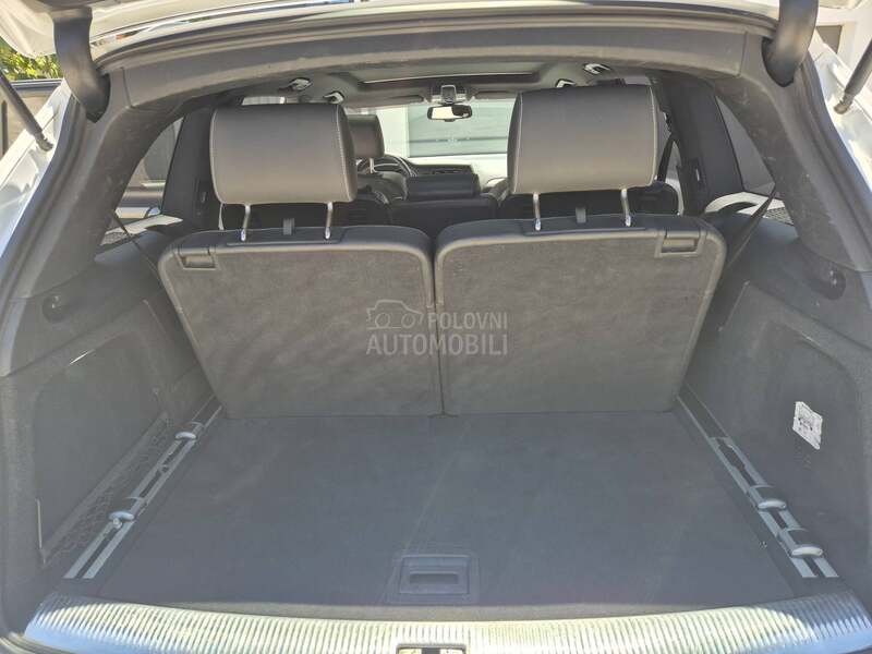 Audi Q7 S line