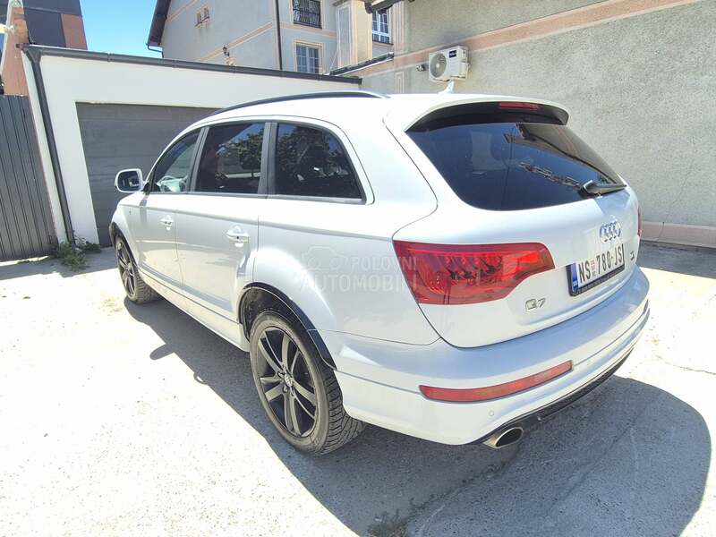 Audi Q7 S line