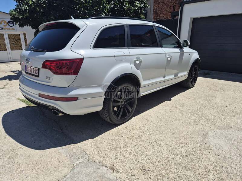 Audi Q7 S line