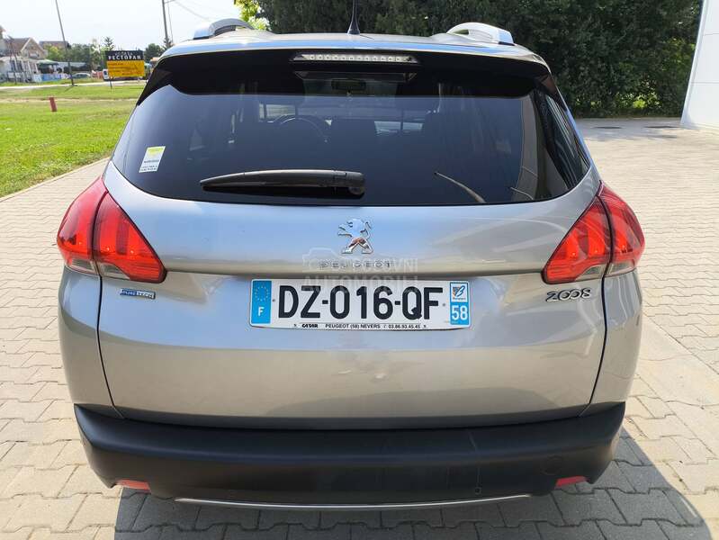 Peugeot 2008 1.2 STYLE