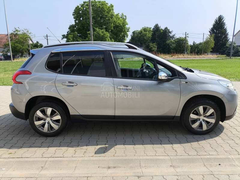 Peugeot 2008 1.2 STYLE