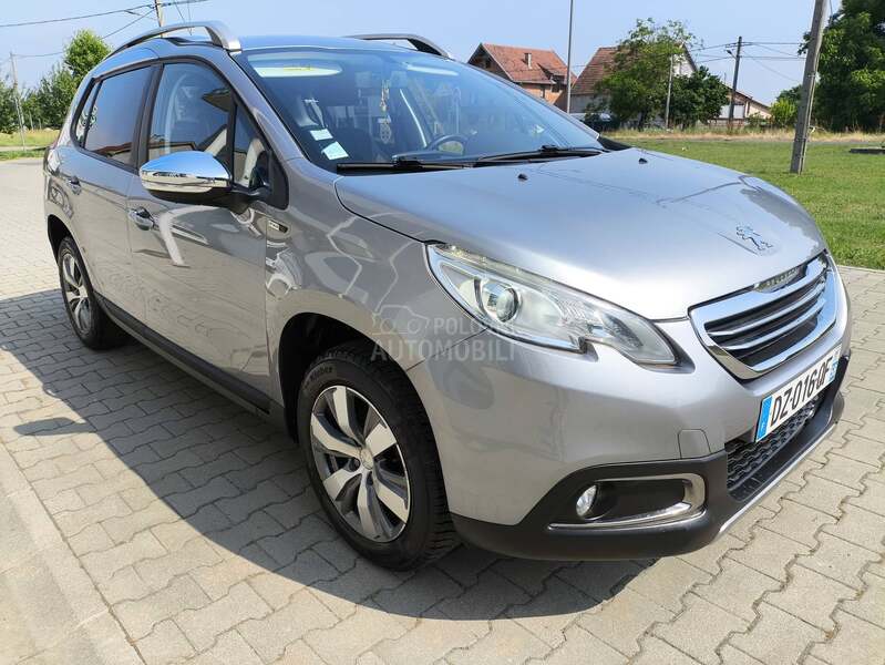 Peugeot 2008 1.2 STYLE