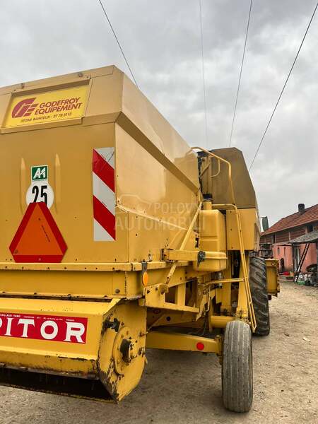 New Holland 8030