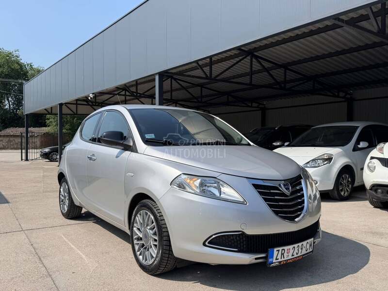Lancia Ypsilon 1.2 8V