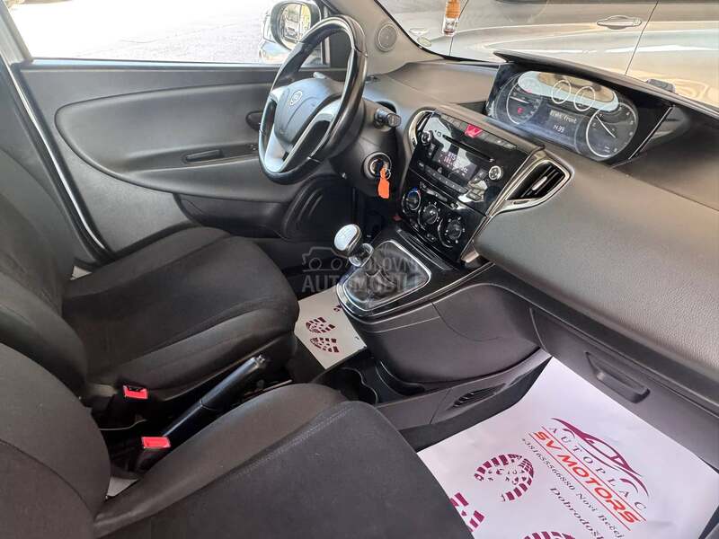 Lancia Ypsilon 1.2 8V