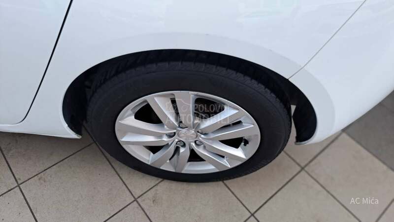 Peugeot 308 1.5 BLU NAV ALU LED