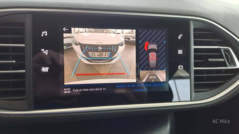 Peugeot 308 1.5 BLU NAV ALU LED