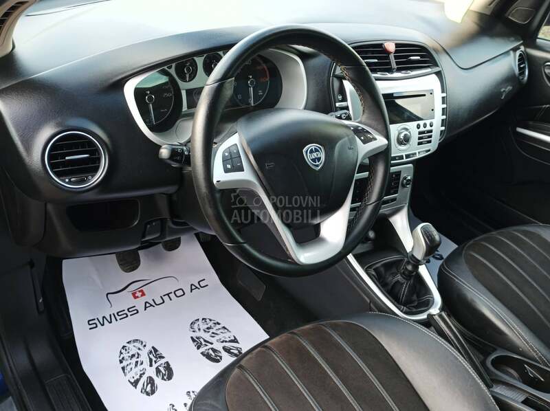 Lancia Delta 1.6 D Mjet PANO