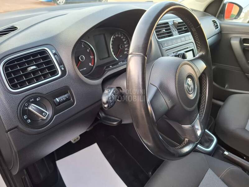 Volkswagen Polo 1.2 b STYLE