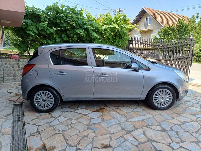 Opel Corsa D 1.4 CH