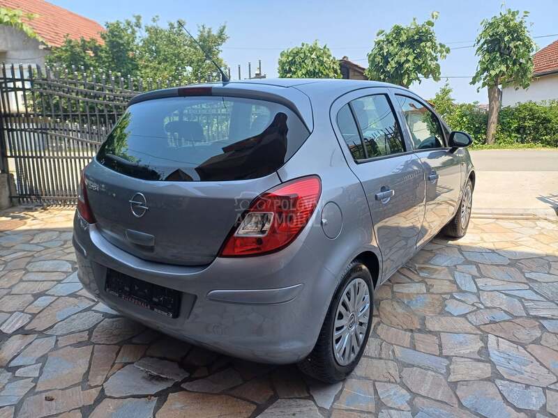 Opel Corsa D 1.4 CH