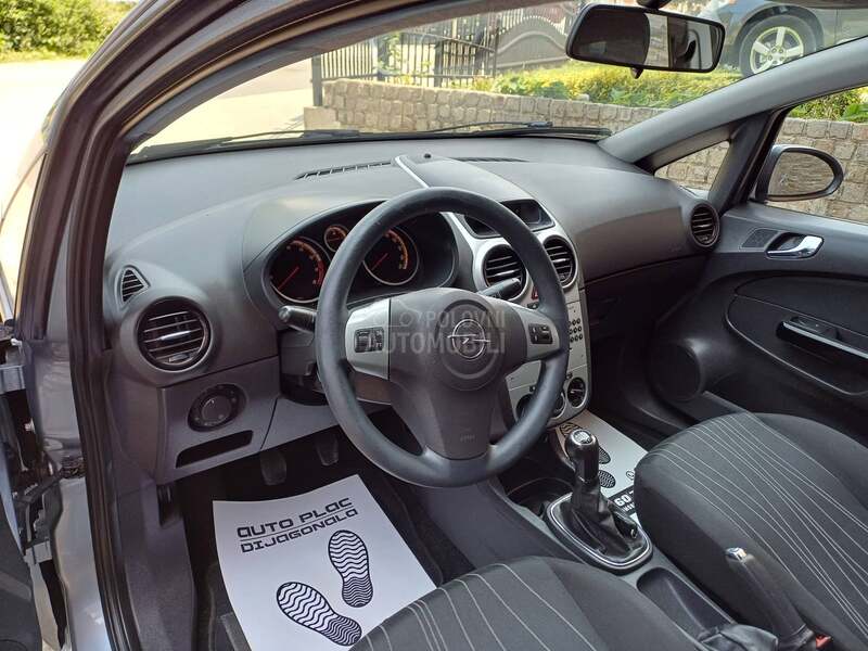 Opel Corsa D 1.4 CH