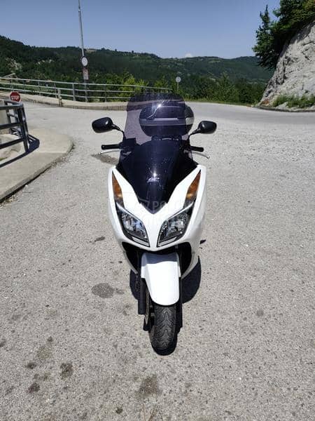 Honda Forza 300