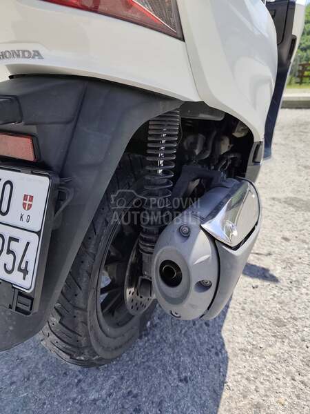 Honda Forza 300