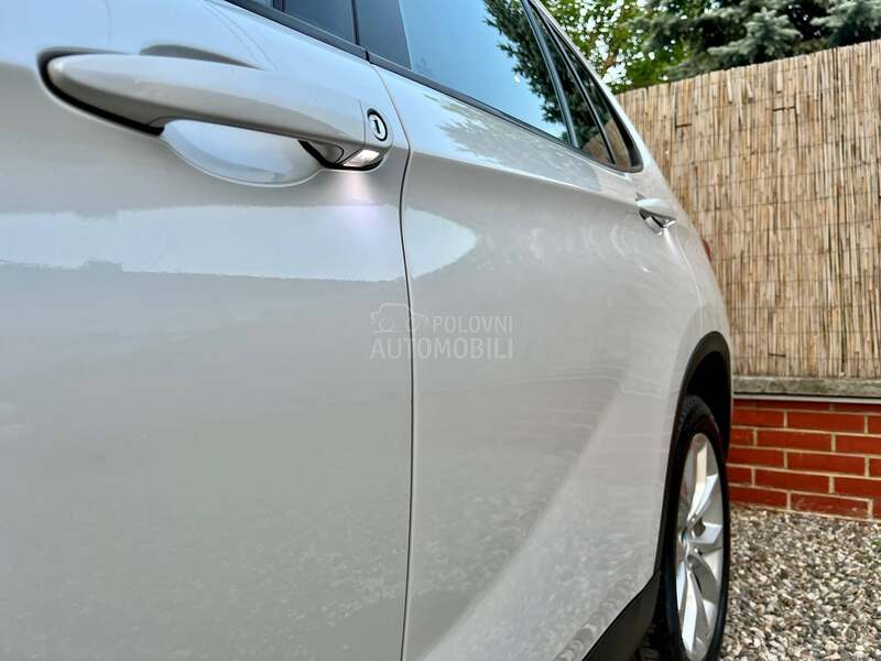 BMW X1 2.0/XDrive/Nav/Perla