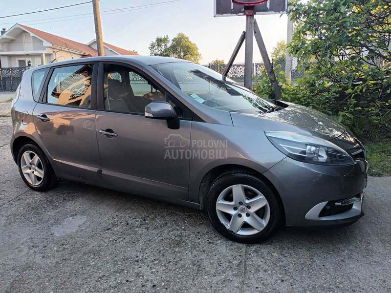 Renault Scenic 1.5dCi // 81 k w