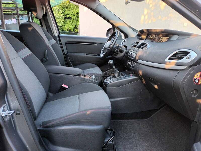 Renault Scenic 1.5dCi // 81 k w