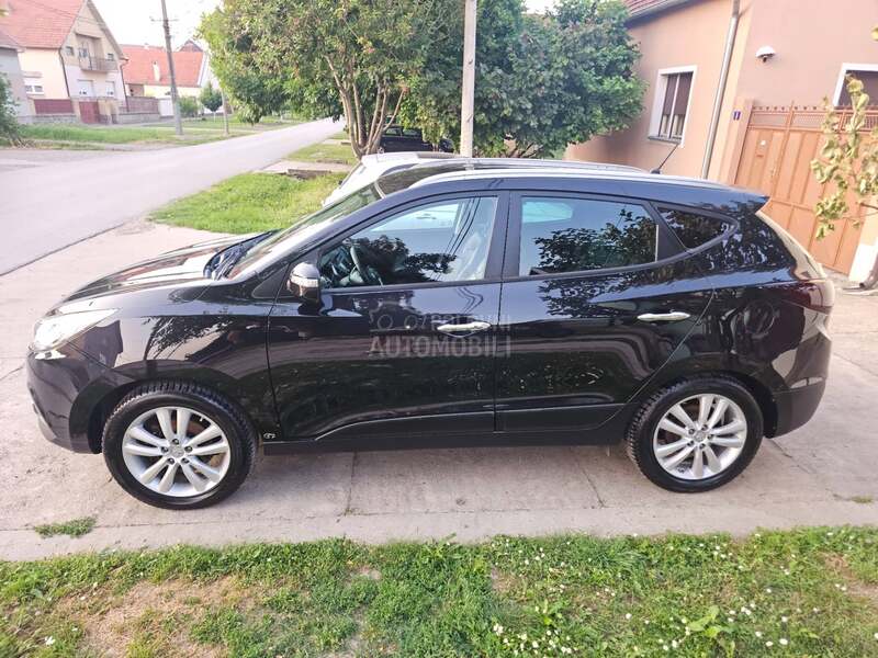 Hyundai ix35 2.0CRDI PREMIUM CH