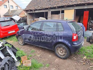 Volkswagen Polo 2003. god. -  kompletan auto u delovima