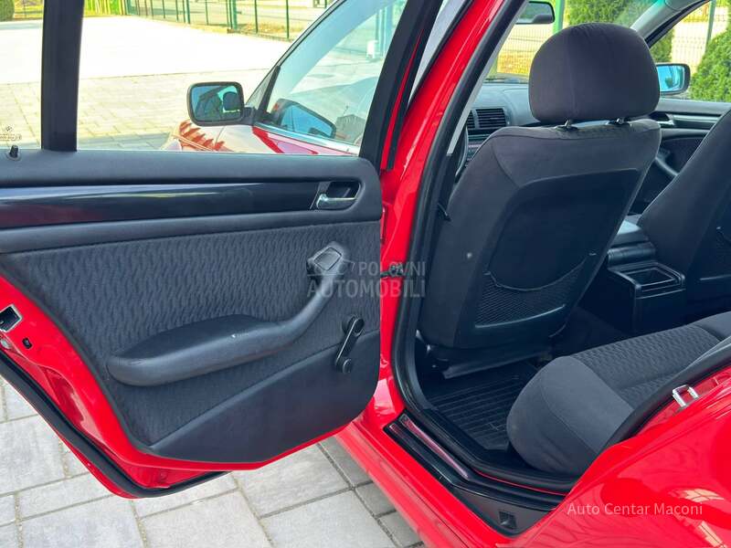 BMW 320 2.0b šestak
