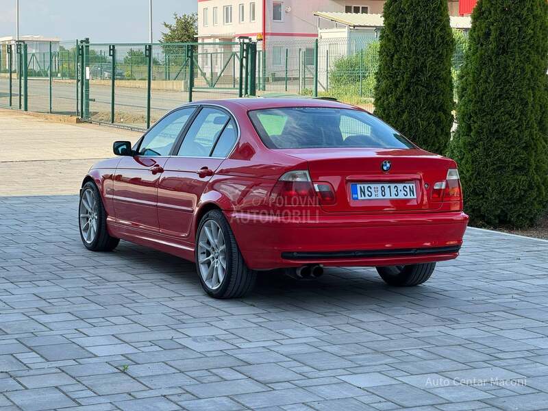 BMW 320 2.0b šestak