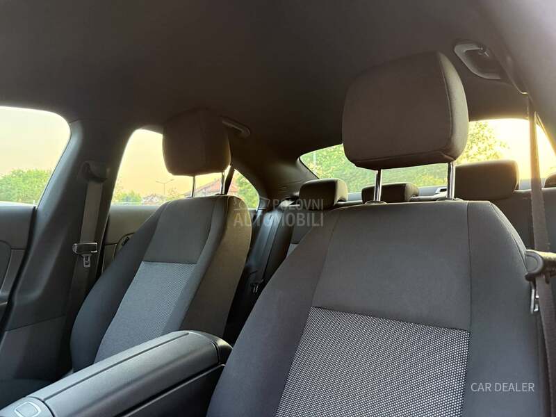Mercedes Benz CLA 200 cdi/AUT/led/kam