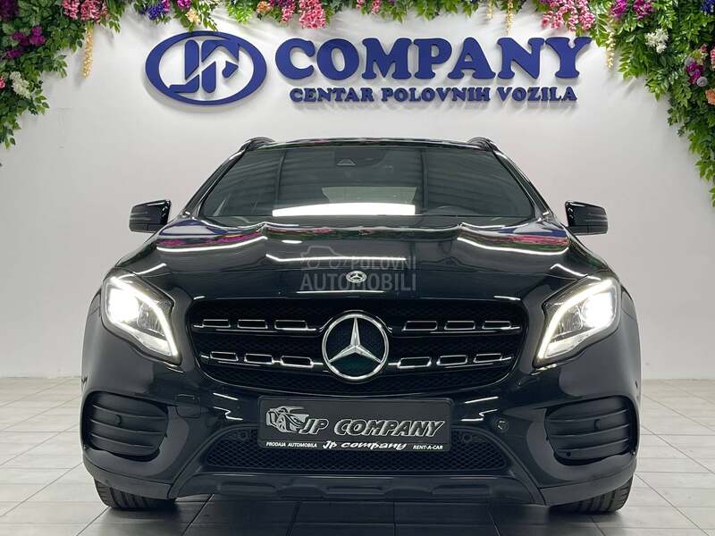 Mercedes Benz GLA 180 AMG LINE AUT