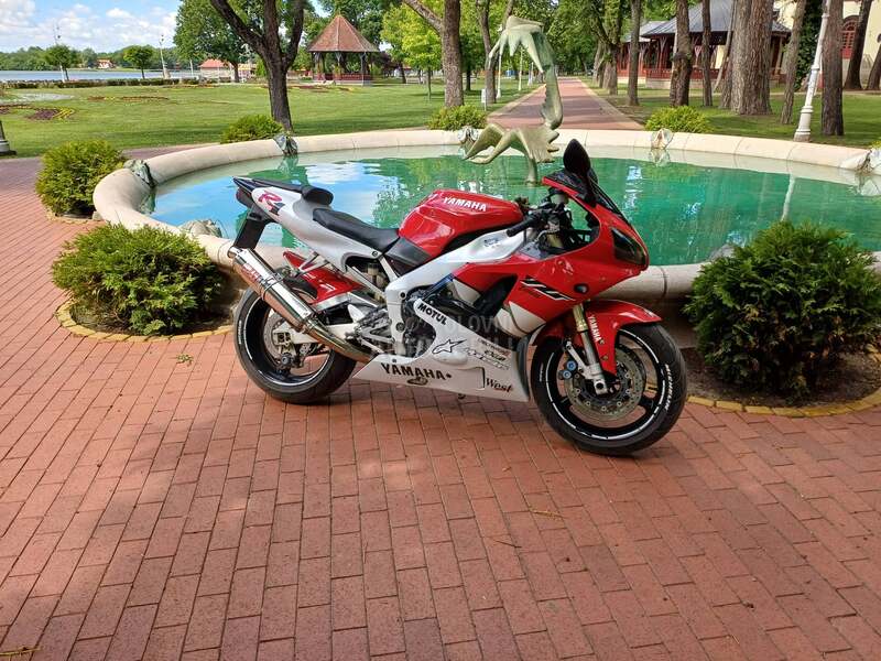 Yamaha R1