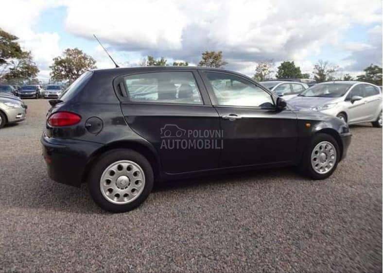 Alfa Romeo 147 2004. god. -  kompletan auto u delovima