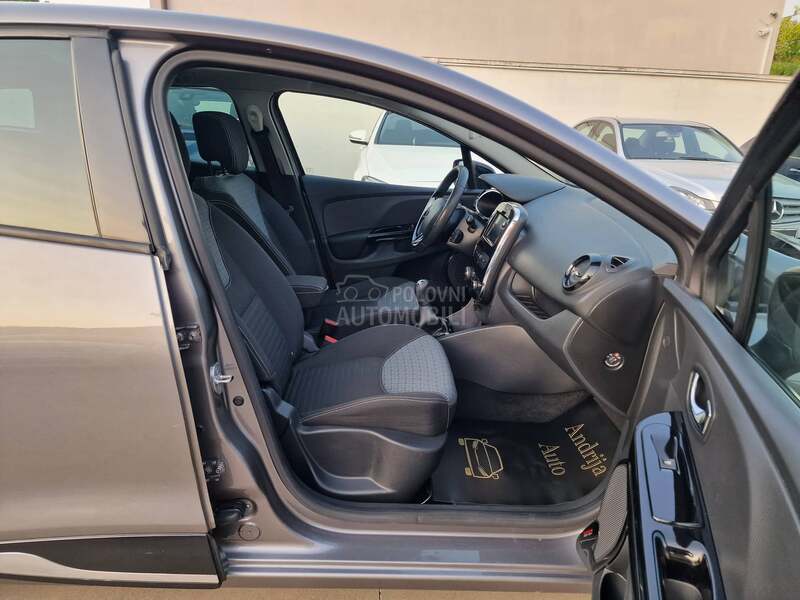 Renault Clio P A N O R A M A