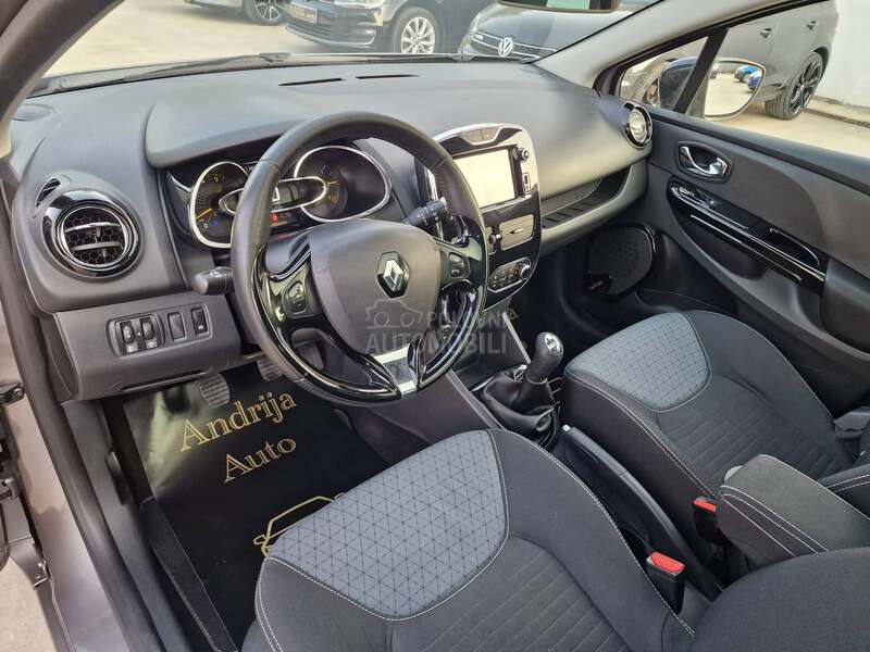 Renault Clio P A N O R A M A