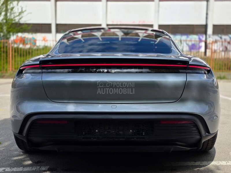 Porsche Taycan 4s