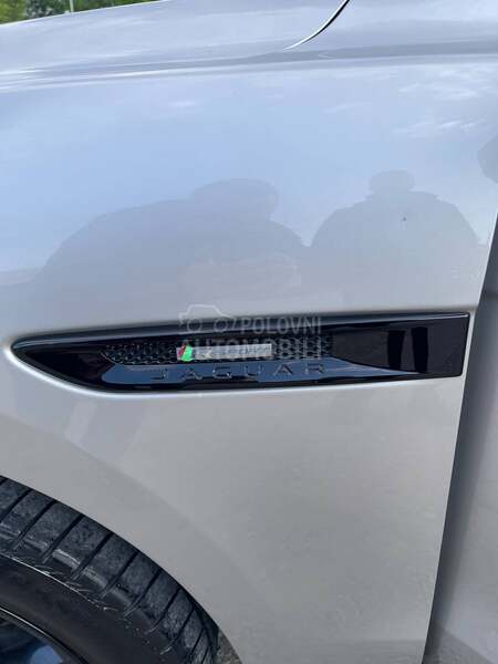 Jaguar F pace 