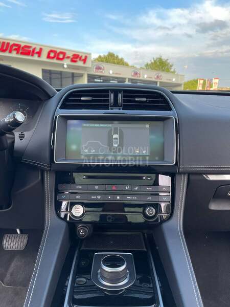 Jaguar F pace 