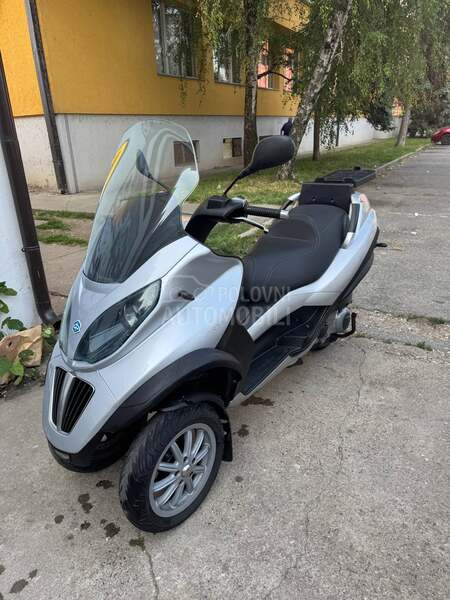 Piaggio MP3 LT