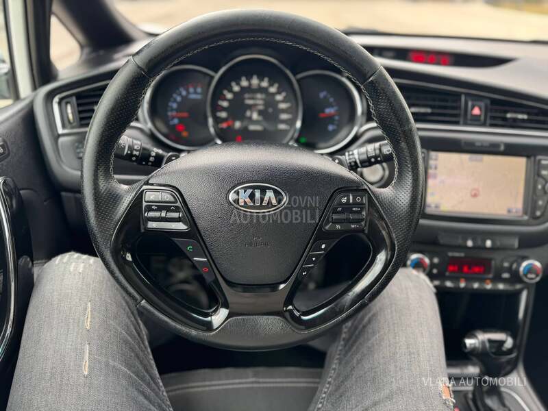 Kia cee`d GT LINE BELA PERLA