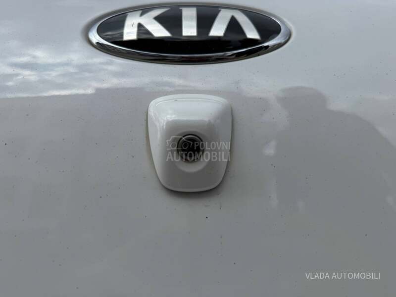Kia cee`d GT LINE BELA PERLA