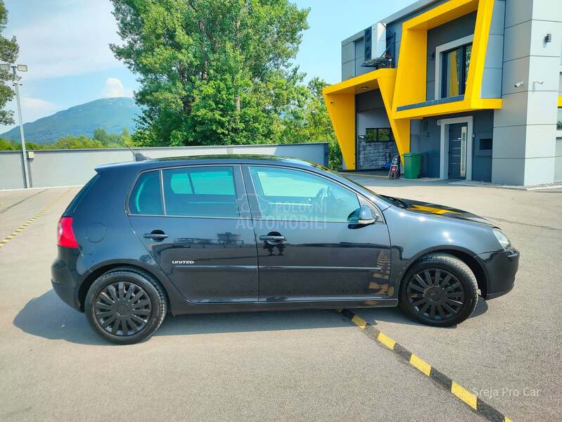 Volkswagen Golf 5 2.0 TDI LED D1ODA CH