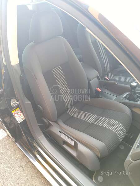 Volkswagen Golf 5 2.0 TDI LED D1ODA CH