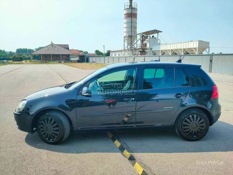 Volkswagen Golf 5 2.0 TDI LED D1ODA CH